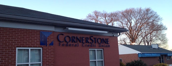 Cornerstone Federal Credit Union is one of Lugares favoritos de Christina.
