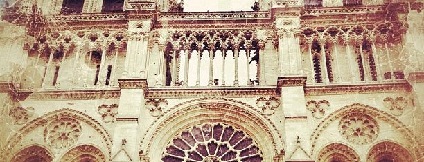 Catedral de Nuestra Señora de París is one of Interesting Spots.