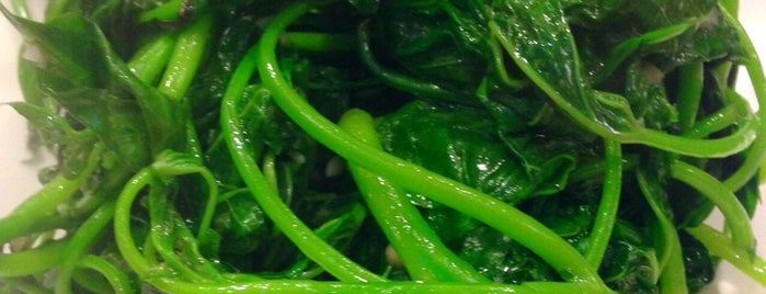 Tiny Green Kitchen is one of Posti che sono piaciuti a Pawel.
