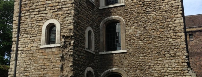 Jewel Tower is one of London.