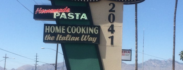 Mama Louisa's Italian Restaurant is one of Richard's "Return-To" List.
