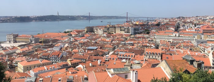 Lisbonne is one of Lieux qui ont plu à Aline.