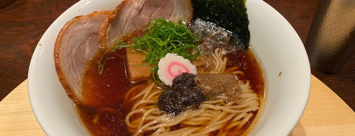 鴨出汁中華そば ROKU is one of ラーメン.