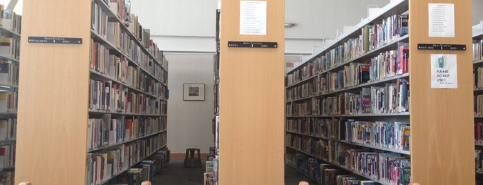 Atlanta-Fulton Public Library - Buckhead Branch is one of Locais curtidos por Chester.