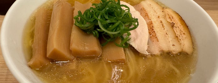 Ramen Mugizo is one of punの”麺麺メ麺麺”.