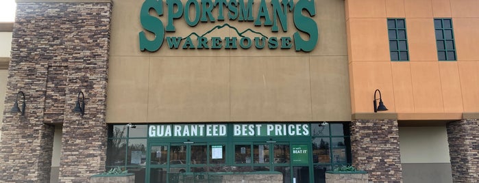 Sportsman's Warehouse is one of Dumbass place.