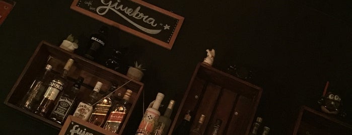 Ginebra Café - Bar is one of Luciaさんのお気に入りスポット.