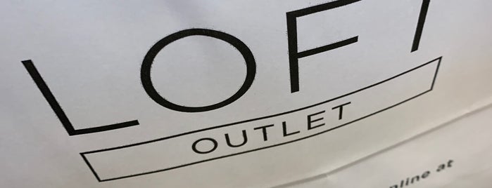 LOFT Outlet Store is one of Lugares favoritos de Caroline.