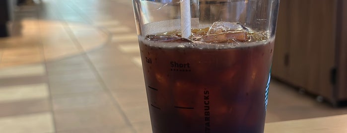 Starbucks is one of Masahiroさんのお気に入りスポット.