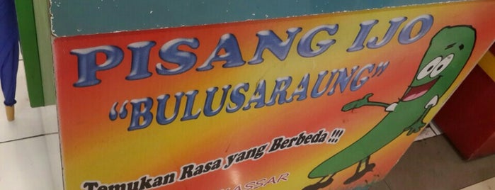 Pisang ijo bulusaraung is one of Kuliner Makassar.