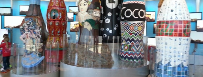 Coca-Cola Hub is one of Lugares favoritos de Mary.