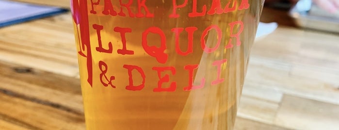 Park Plaza Liquor & Deli is one of Orte, die Ro gefallen.