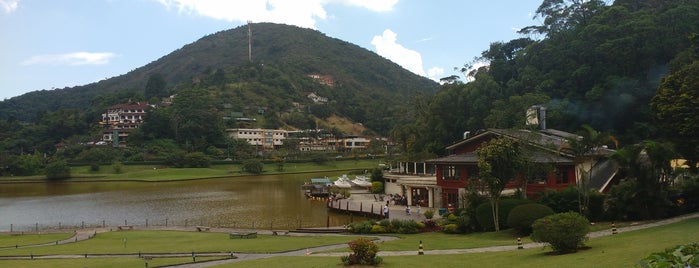 Lago Quitandinha is one of Orte, die Aline gefallen.