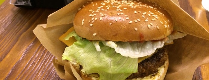 Regal Burger is one of Lieux qui ont plu à Jaroslav.