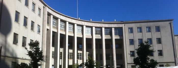 Palacio de Tribunales is one of Pencópolis - Atractivos turísticos.