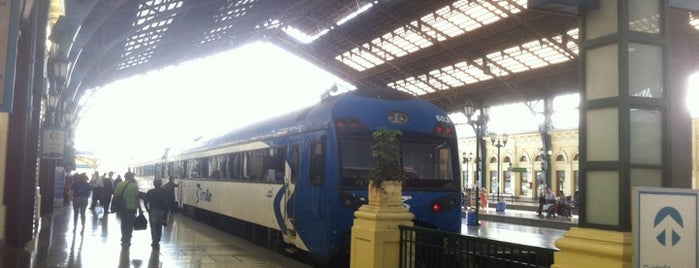 Tren Al Sur Anden 6 is one of Estaciones Ferroviarias de Chile.