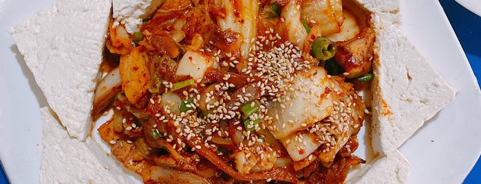 홍대원조통골뱅이 is one of 맛집.