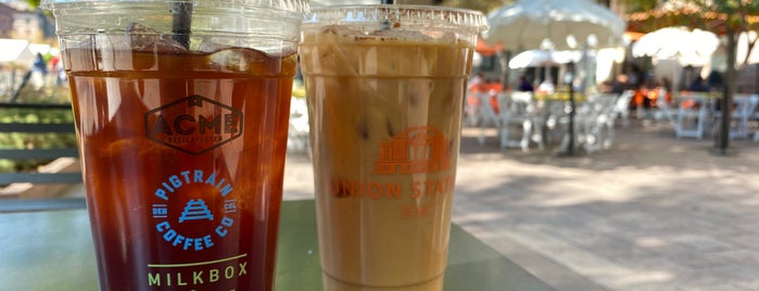 PigTrain Coffee is one of Lugares favoritos de Jason.