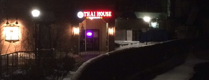 Thai House is one of Lugares guardados de Lizzie.