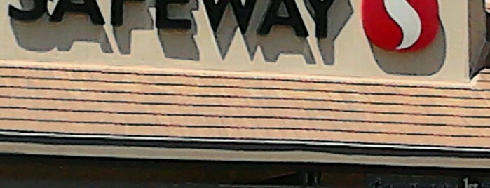 Safeway is one of Locais curtidos por Chris.