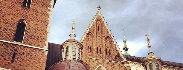 Bazylika archikatedralna św. Stanisława i św. Wacława is one of Места, где сбываются желания. Весь мир.