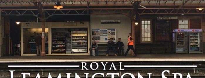 Leamington Spa Railway Station (LMS) is one of Lさんのお気に入りスポット.