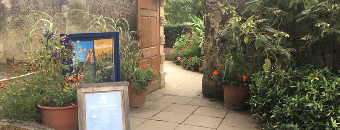 University of Oxford Botanic Garden is one of L : понравившиеся места.