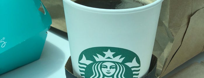 Starbucks is one of Lさんのお気に入りスポット.