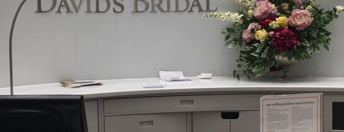 David's Bridal is one of L’s Liked Places.