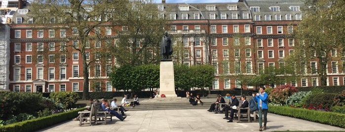 Grosvenor Square is one of Tempat yang Disukai L.