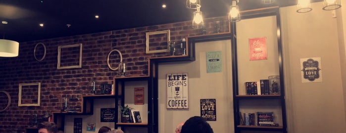 Second Cup coffee Company is one of สถานที่ที่ L ถูกใจ.