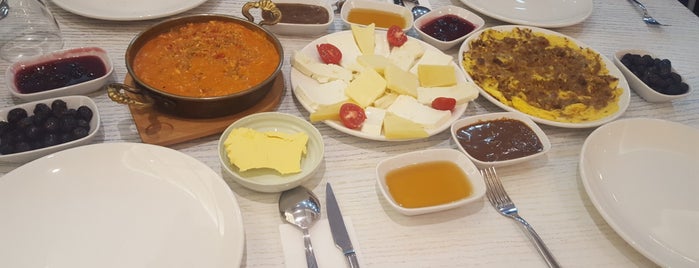 Kudal Karadeniz Yemekleri & Cafe is one of Lezzet Mekanları.