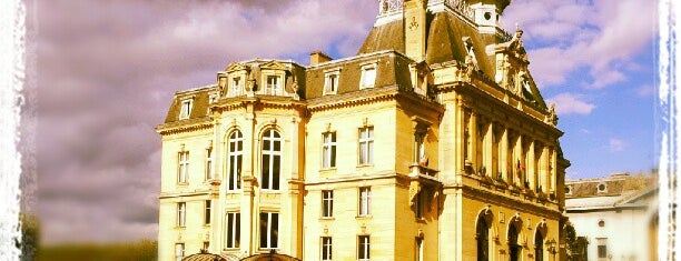 Mairie d'Asnières-sur-Seine is one of ᴡさんのお気に入りスポット.