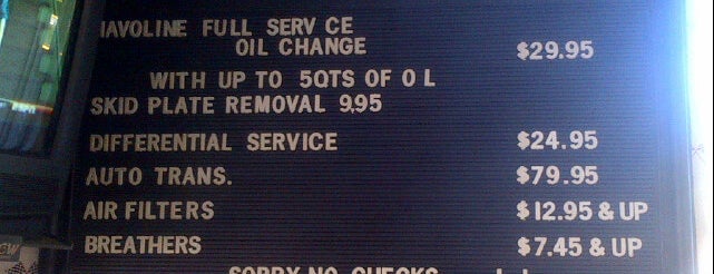 Hi speed oil change is one of Orte, die Chester gefallen.