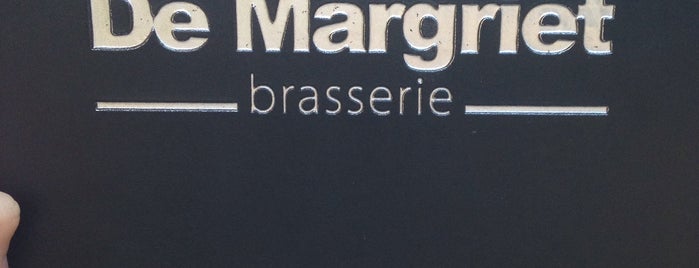 De Margriet is one of Tempat yang Disukai Yves.