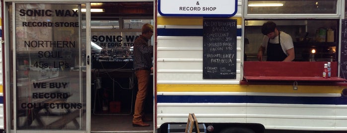 Northern Soul Kitchen & Record Shop is one of Londen.