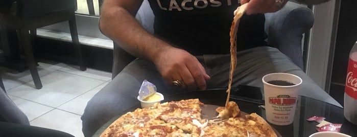 Papa John's Pizza is one of Lugares guardados de Mehmet Ali.