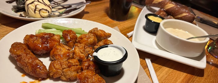 Applebee's Grill + Bar is one of Favorite Food.