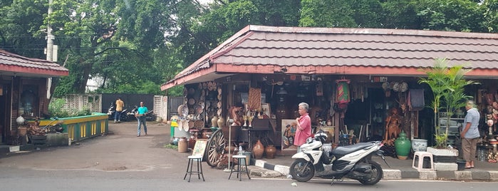 Pasar Antik & Koper Jalan Surabaya is one of Indonesia's favs.