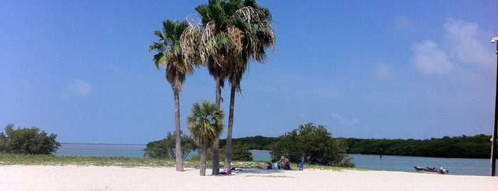 Sombrero Beach is one of Mariaさんの保存済みスポット.