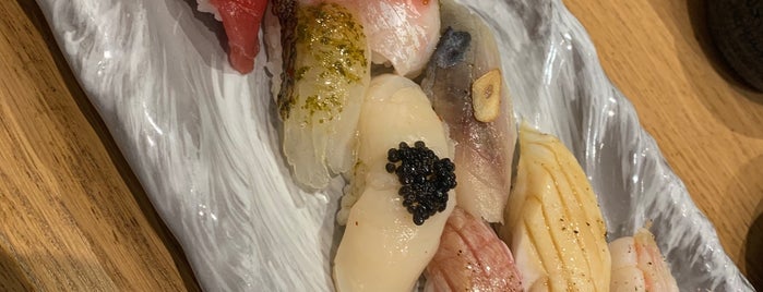 Sushi Atelier is one of Lugares favoritos de Khalid.