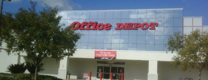 Office Depot is one of Lugares favoritos de Mike.