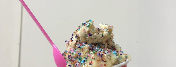 DŌ, Cookie Dough Confections is one of Lugares favoritos de Kirsty.