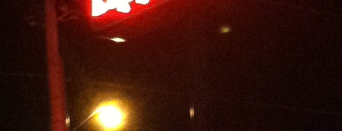 Applebee's Grill + Bar is one of สถานที่ที่ Larry ถูกใจ.
