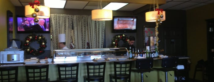 Sea Bistro & Sushi Bar is one of สถานที่ที่บันทึกไว้ของ Molly.