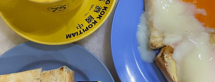 Chong Kok Kopitiam 中国酒店 is one of Foodhunting List.