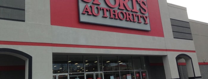Sports Authority is one of สถานที่ที่ Chester ถูกใจ.