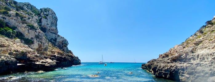 Cala Llucalari is one of Menorca a fons.