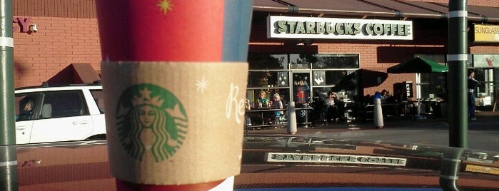 Starbucks is one of Alejandro : понравившиеся места.