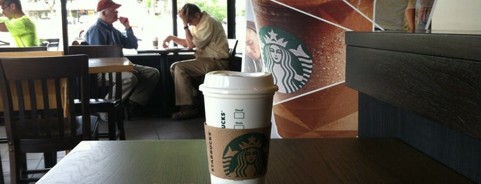 Starbucks is one of Lugares favoritos de Jeff.
